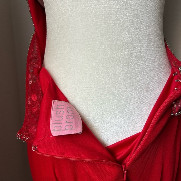 Red open back formal dress with chiffon skirt - Picture 3 of 4